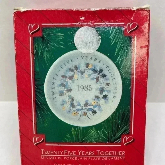 Hallmark Twenty Five Years Together Keepsake Ornament Dated 1985 - Picture 5 of 6